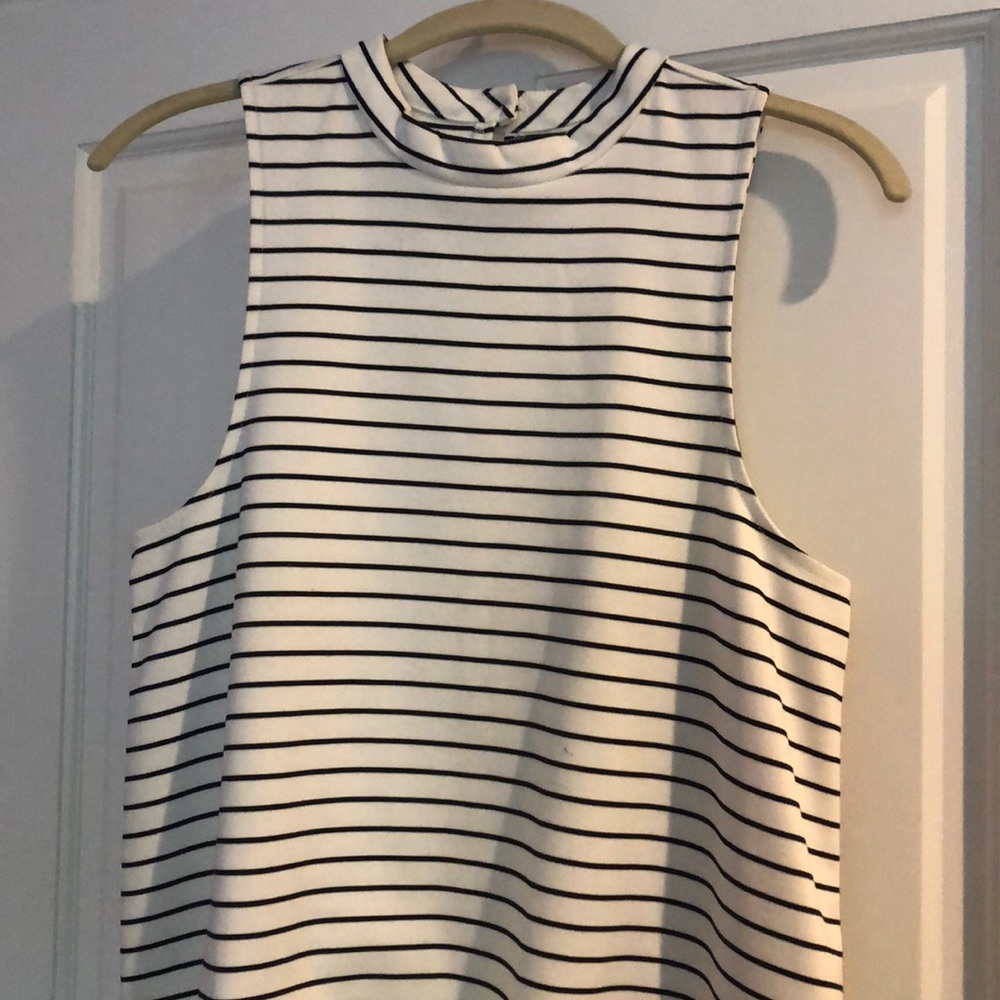 White and blue dress - Picture 2 of 3